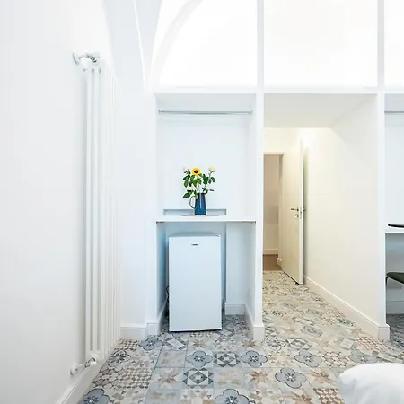 Domus Piramide * Rome