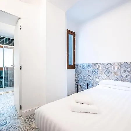 Domus Piramide Bed & Breakfast *