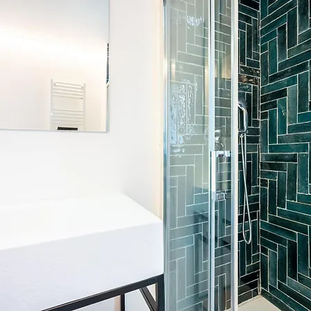 Domus Piramide * Rome