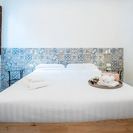 Domus Piramide Bed & Breakfast