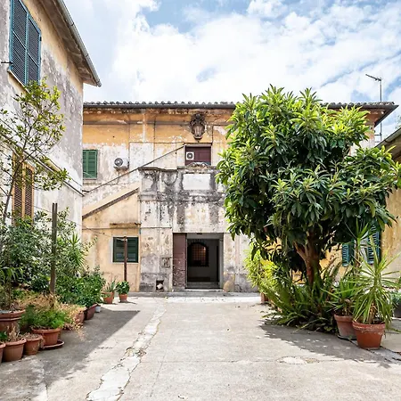 Domus Piramide Bed & Breakfast