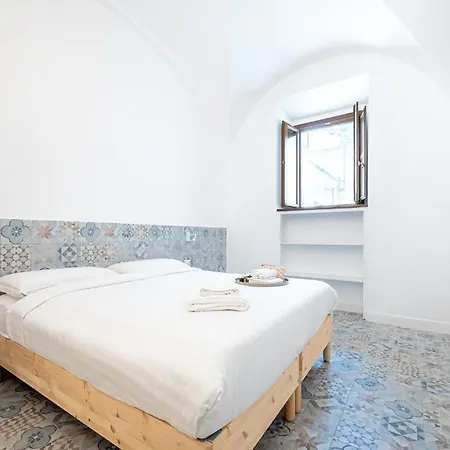 Domus Piramide Bed & Breakfast Řím